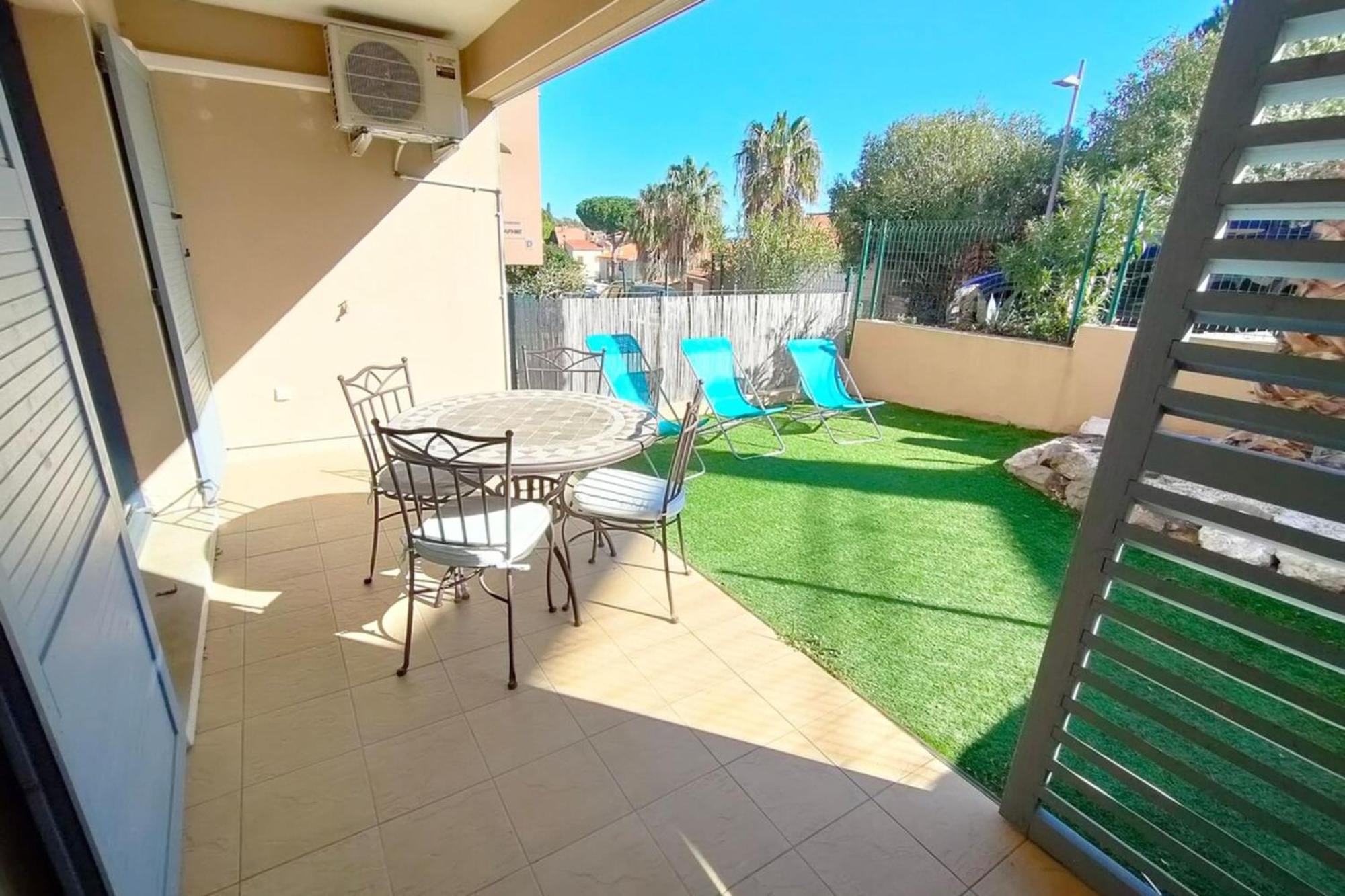 With Pool Air Conditioning Wifi And Garage